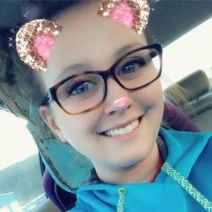 Meet your Posher, Danyelle